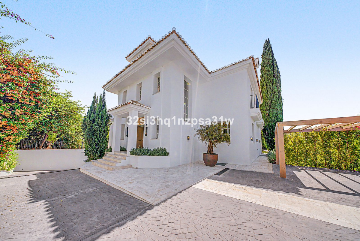 Se vende Villa - Chalet de 5 dormitorios en Costa Del Sol, Málaga, España
