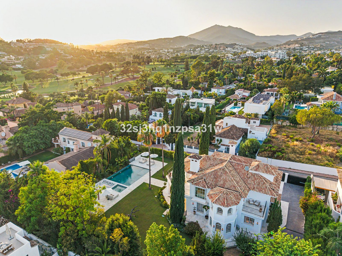 Se vende Villa - Chalet de 5 dormitorios en Costa Del Sol, Málaga, España
