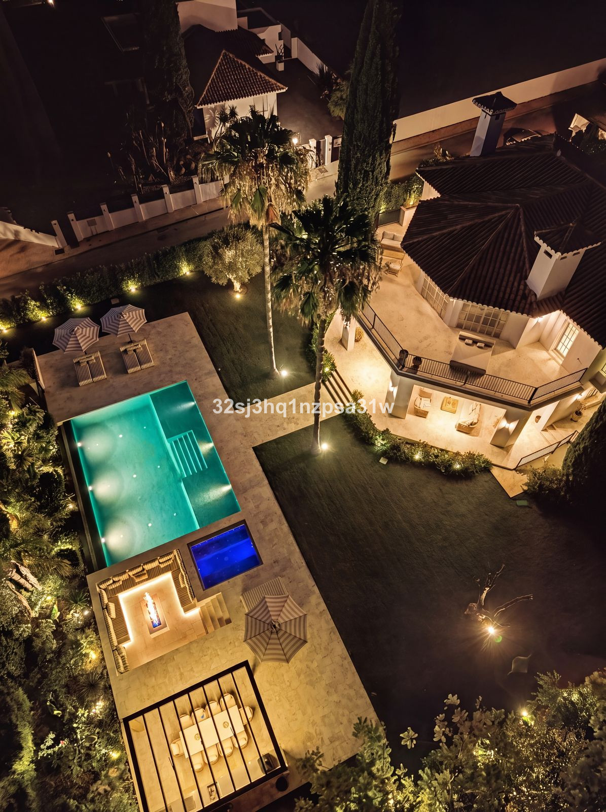 Se vende Villa - Chalet de 5 dormitorios en Costa Del Sol, Málaga, España