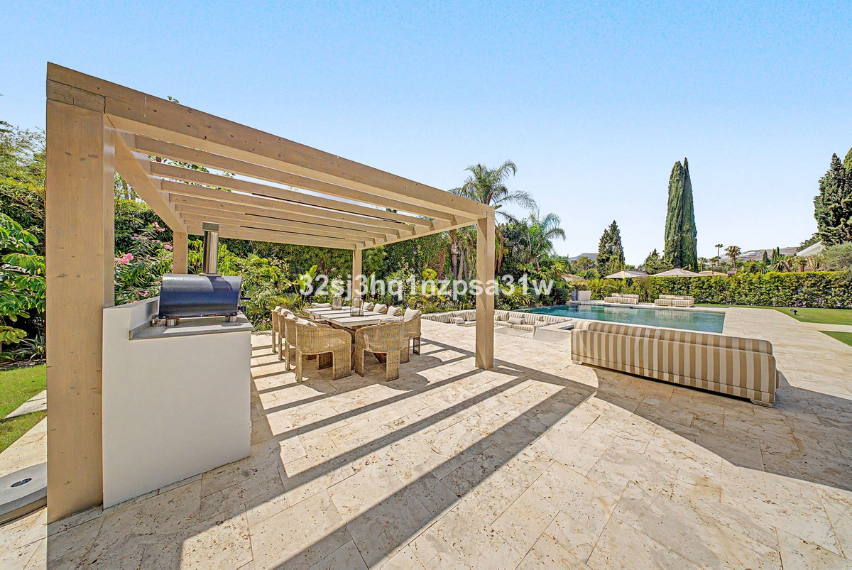 Se vende Villa - Chalet de 5 dormitorios en Costa Del Sol, Málaga, España
