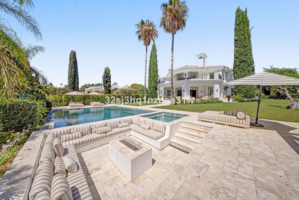 Se vende Villa - Chalet de 5 dormitorios en Costa Del Sol, Málaga, España