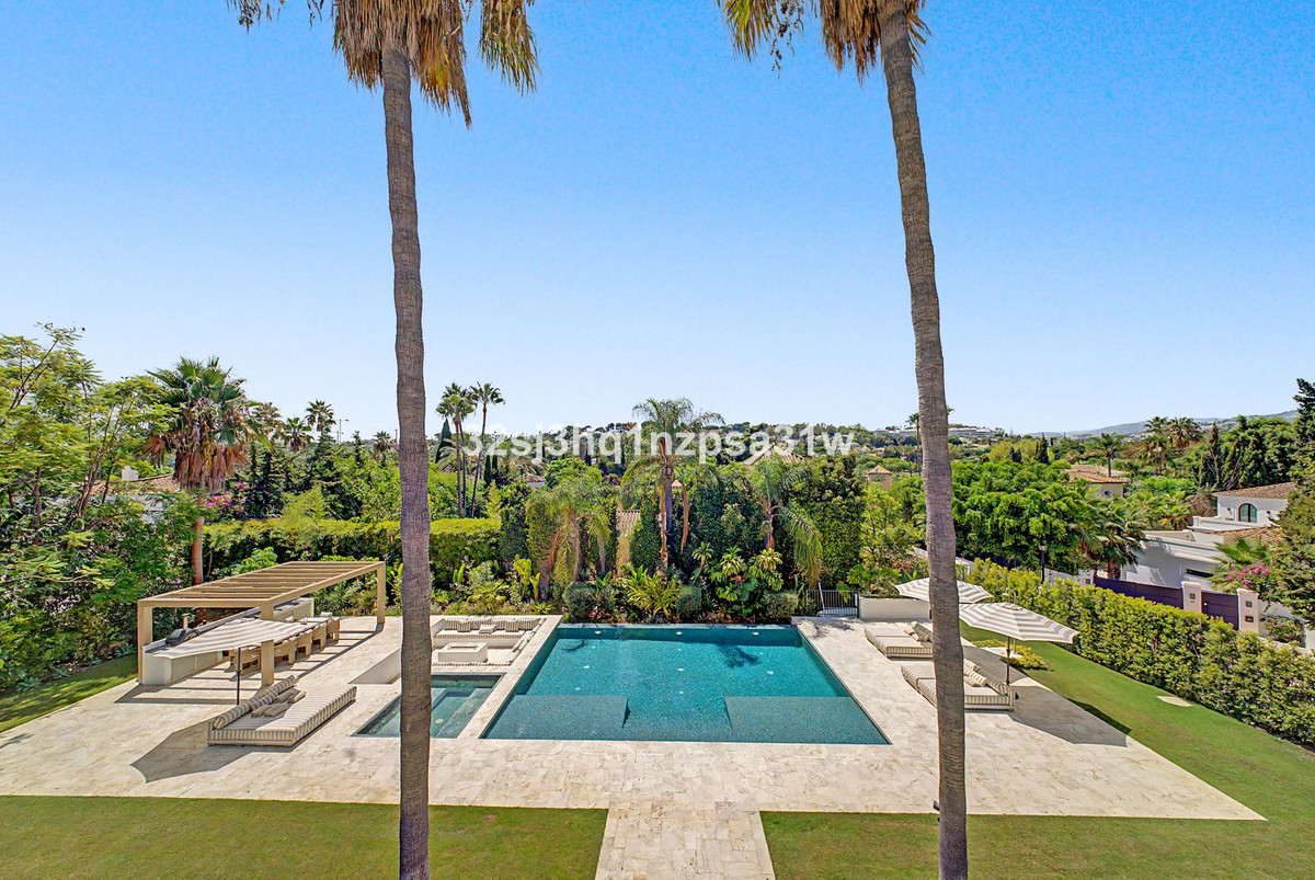 Se vende Villa - Chalet de 5 dormitorios en Costa Del Sol, Málaga, España