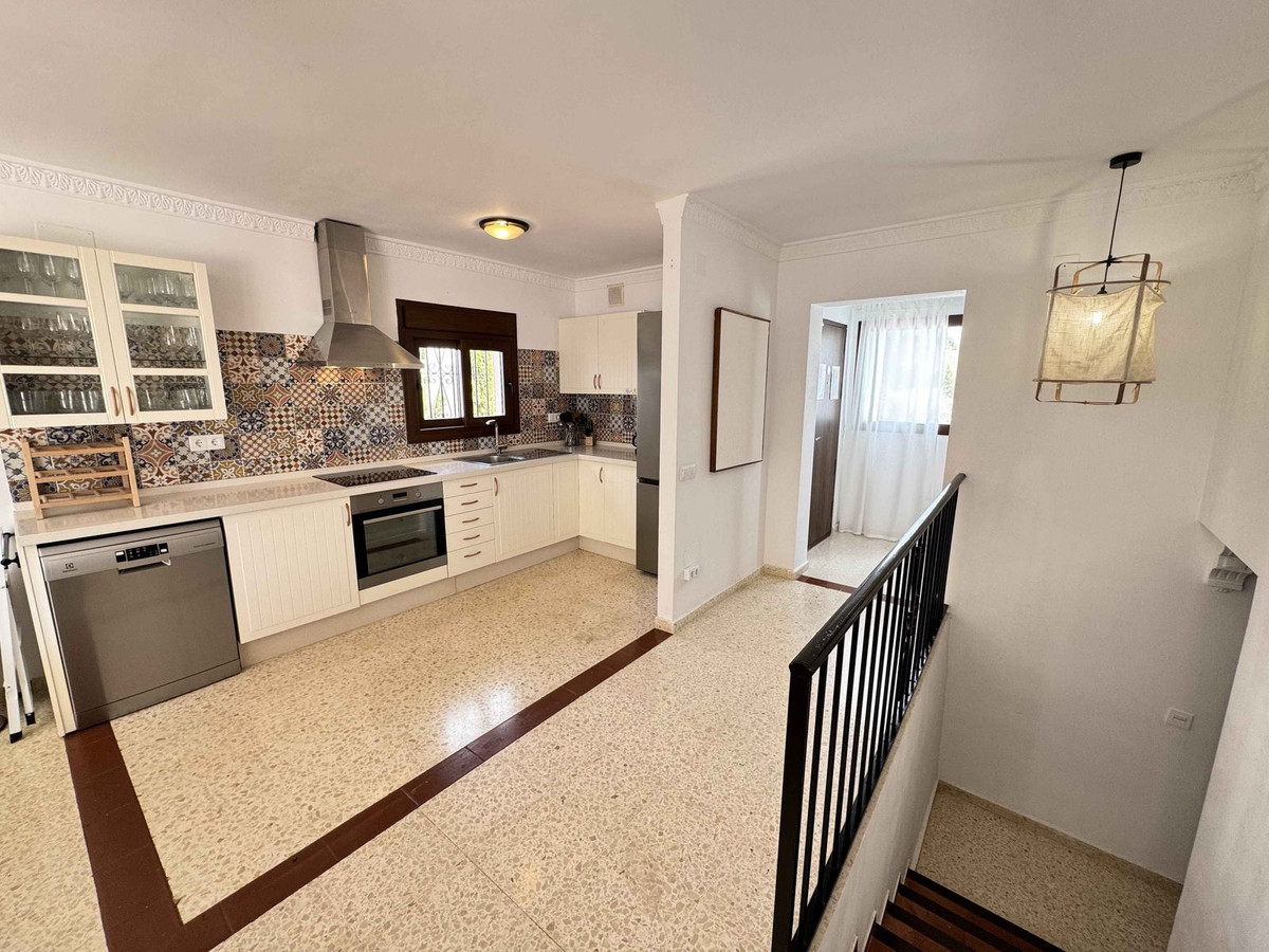6 Bed Townhouse for sale in La Cala De Mijas Costa Del Sol, Málaga, Spain