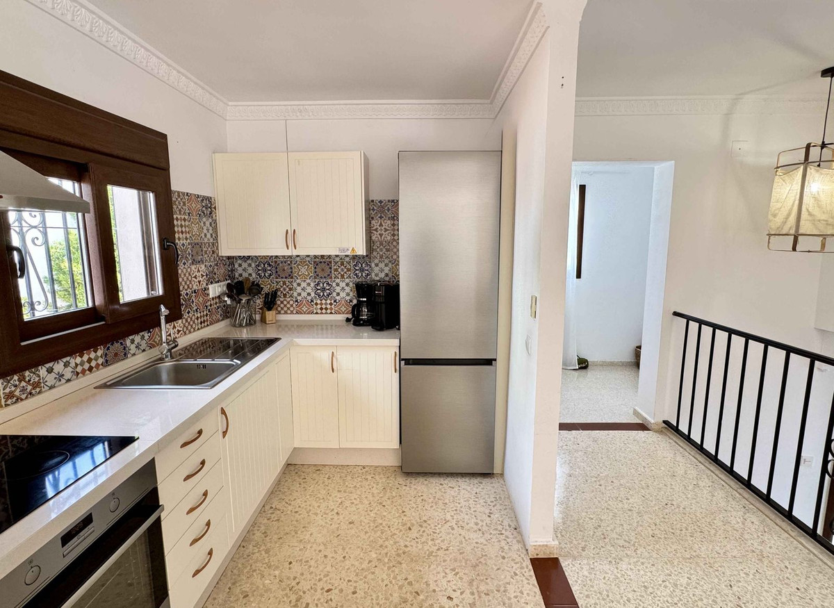 6 Bed Townhouse for sale in La Cala De Mijas Costa Del Sol, Málaga, Spain