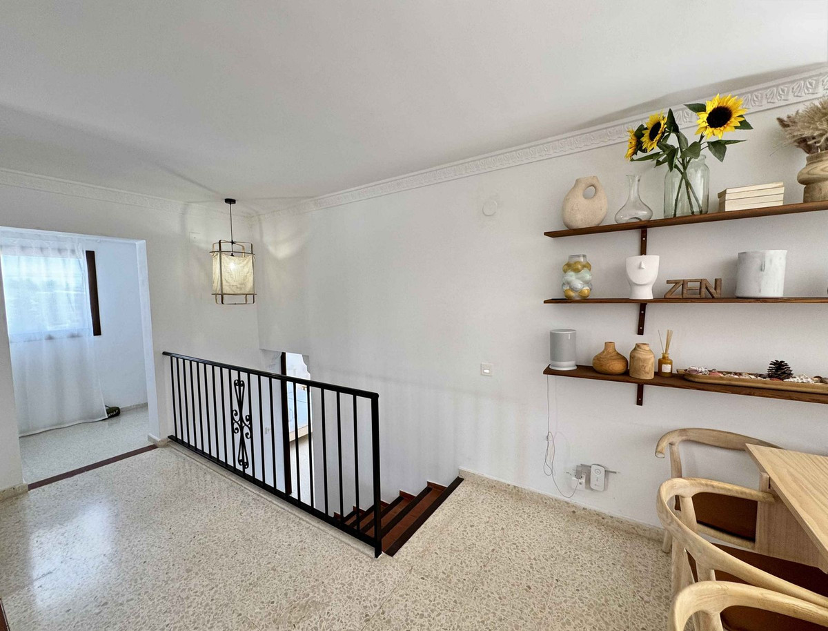 6 Bed Townhouse for sale in La Cala De Mijas Costa Del Sol, Málaga, Spain