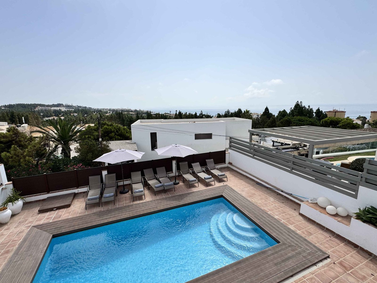 6 Bed Townhouse for sale in La Cala De Mijas Costa Del Sol, Málaga, Spain