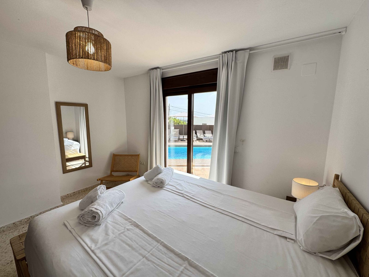 6 Bed Townhouse for sale in La Cala De Mijas Costa Del Sol, Málaga, Spain