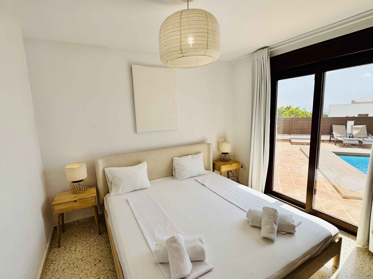 6 Bed Townhouse for sale in La Cala De Mijas Costa Del Sol, Málaga, Spain