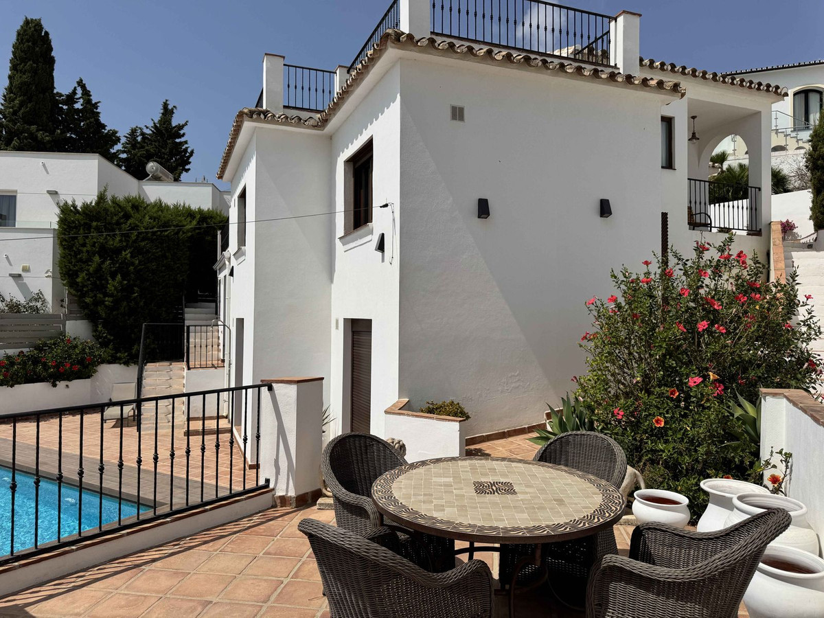 6 Bed Townhouse for sale in La Cala De Mijas Costa Del Sol, Málaga, Spain