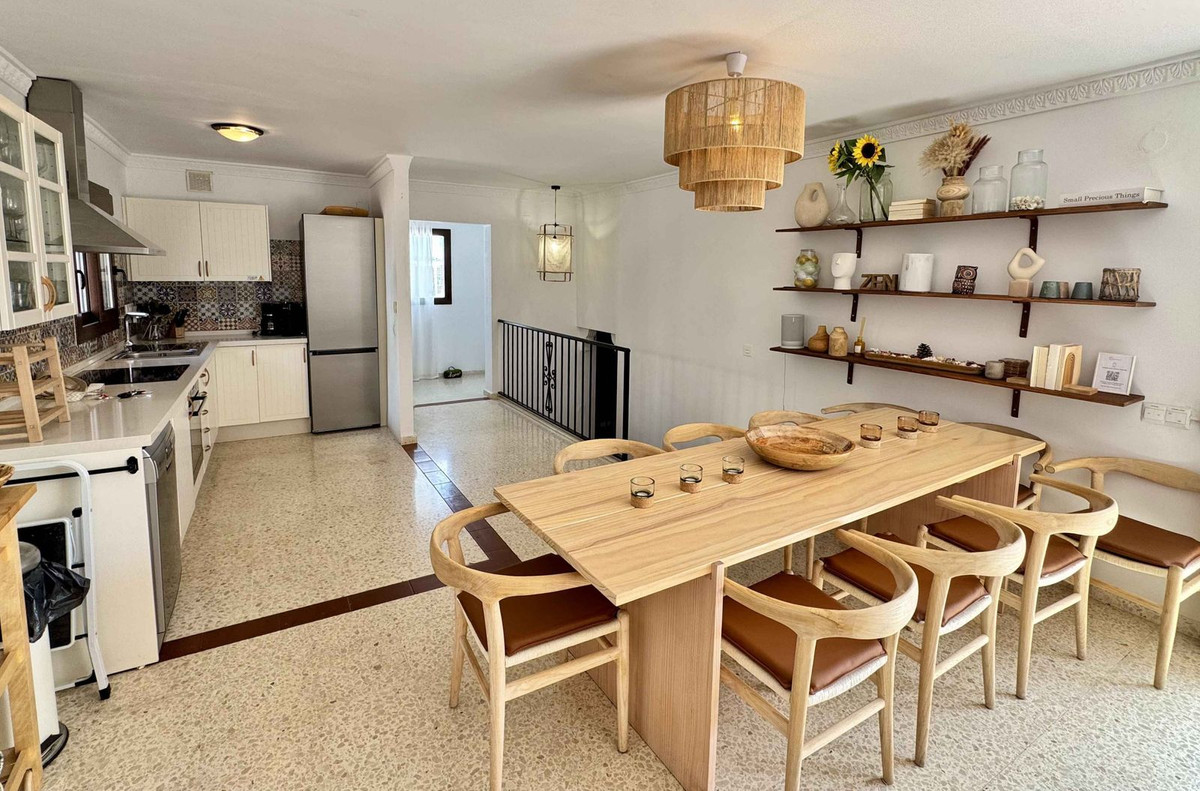 6 Bed Townhouse for sale in La Cala De Mijas Costa Del Sol, Málaga, Spain