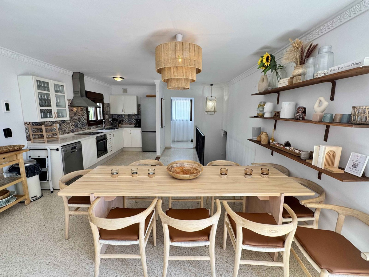 6 Bed Townhouse for sale in La Cala De Mijas Costa Del Sol, Málaga, Spain
