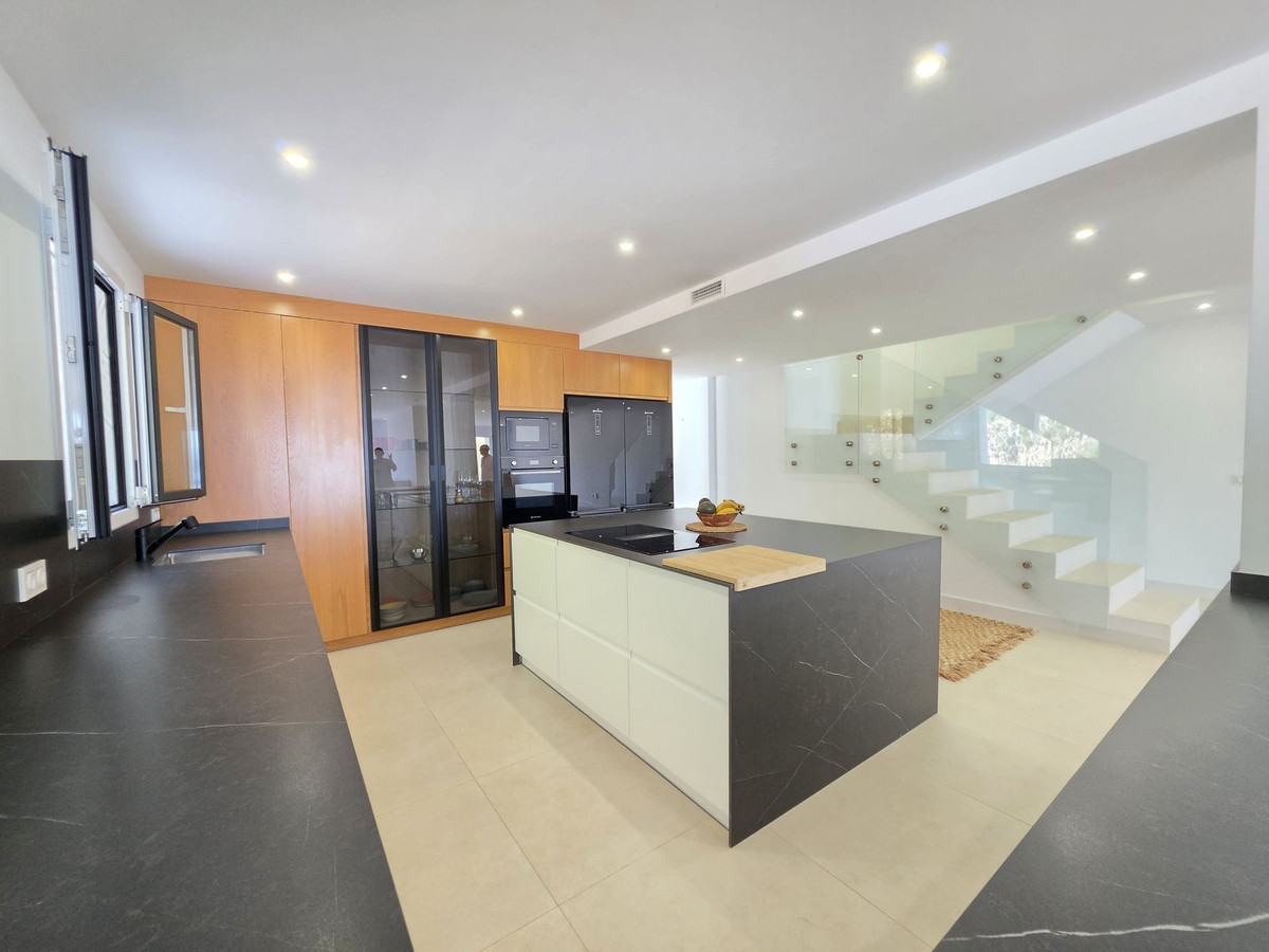 Se vende Pareada de 5 dormitorios en Costa Del Sol, Málaga, España