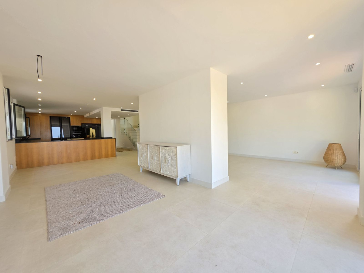 Se vende Pareada de 5 dormitorios en Costa Del Sol, Málaga, España