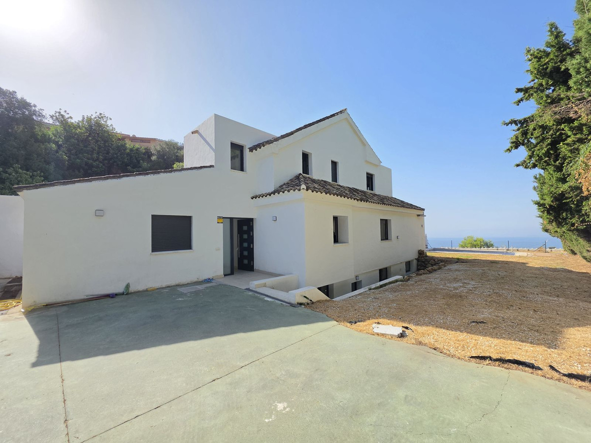 Se vende Pareada de 5 dormitorios en Costa Del Sol, Málaga, España