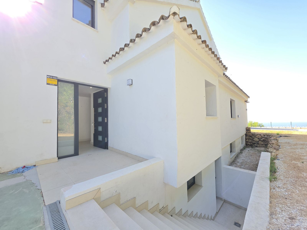 Se vende Pareada de 5 dormitorios en Costa Del Sol, Málaga, España