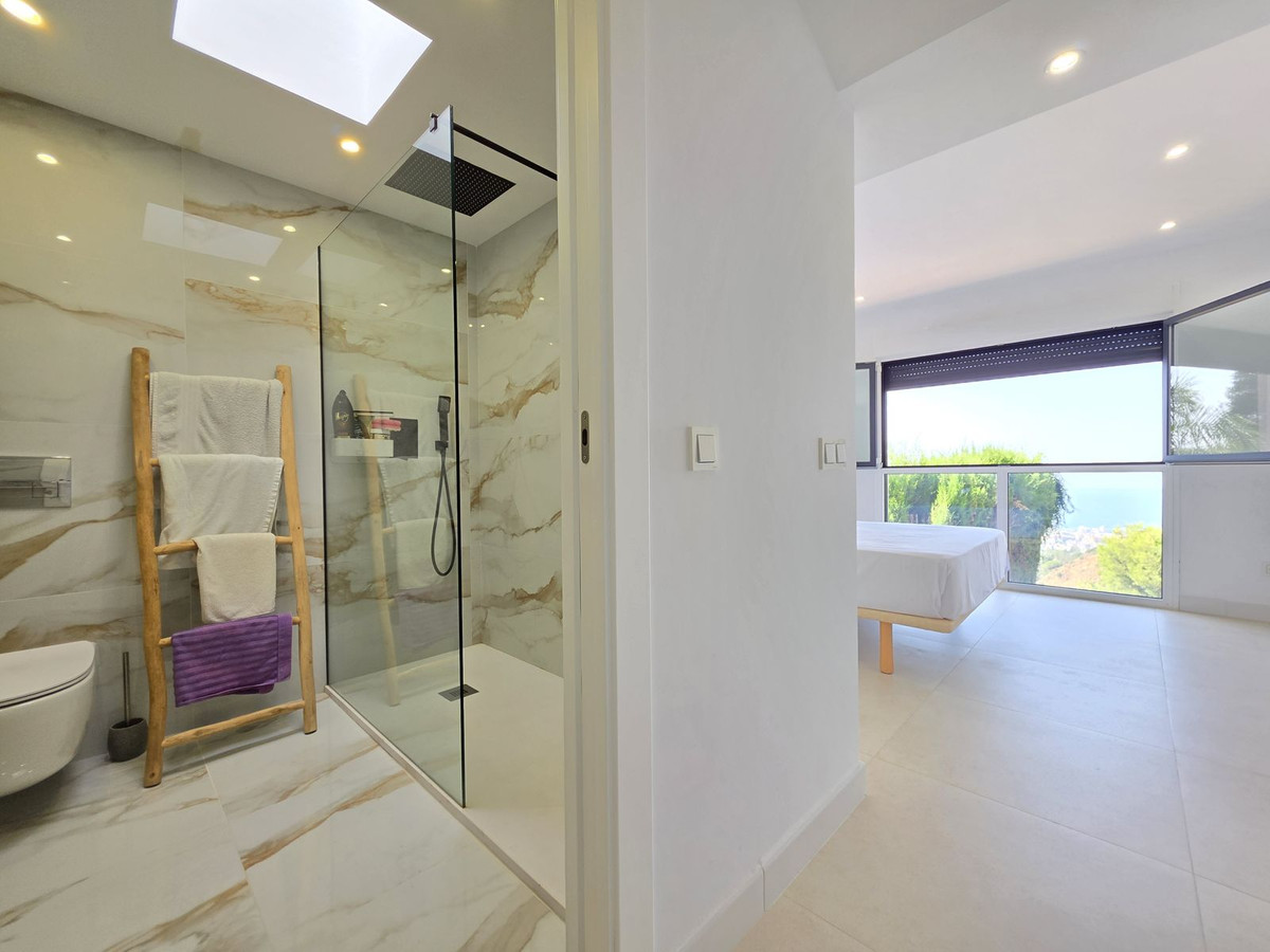 Se vende Pareada de 5 dormitorios en Costa Del Sol, Málaga, España