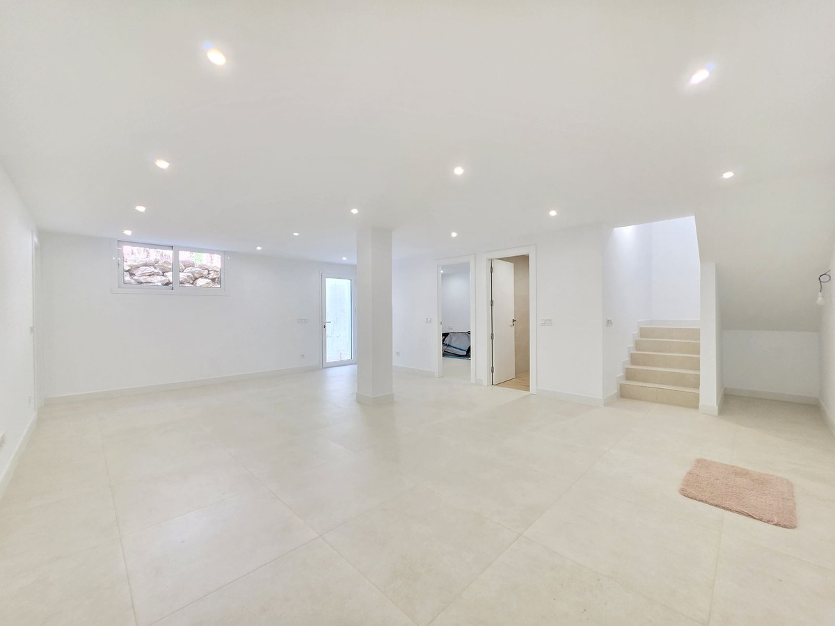 Se vende Pareada de 5 dormitorios en Costa Del Sol, Málaga, España