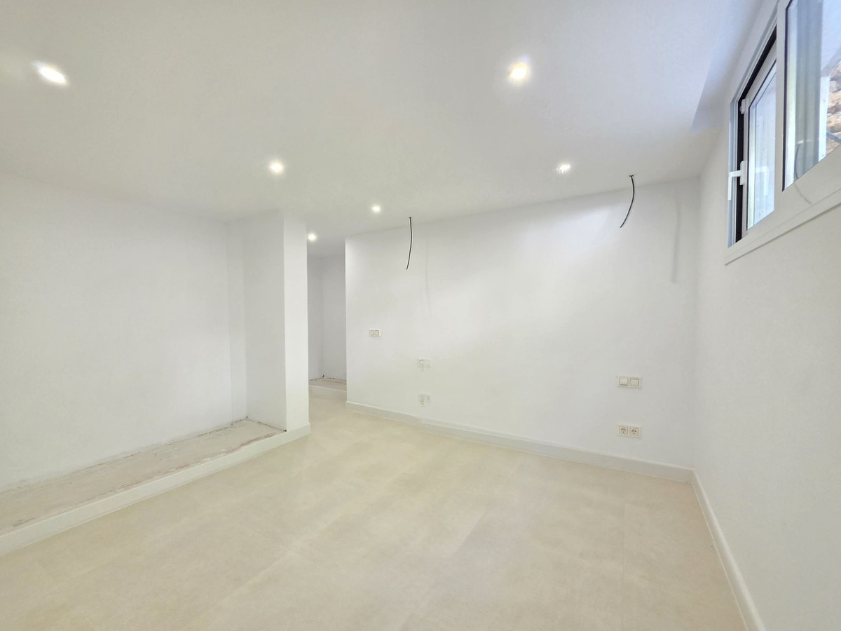 Se vende Pareada de 5 dormitorios en Costa Del Sol, Málaga, España