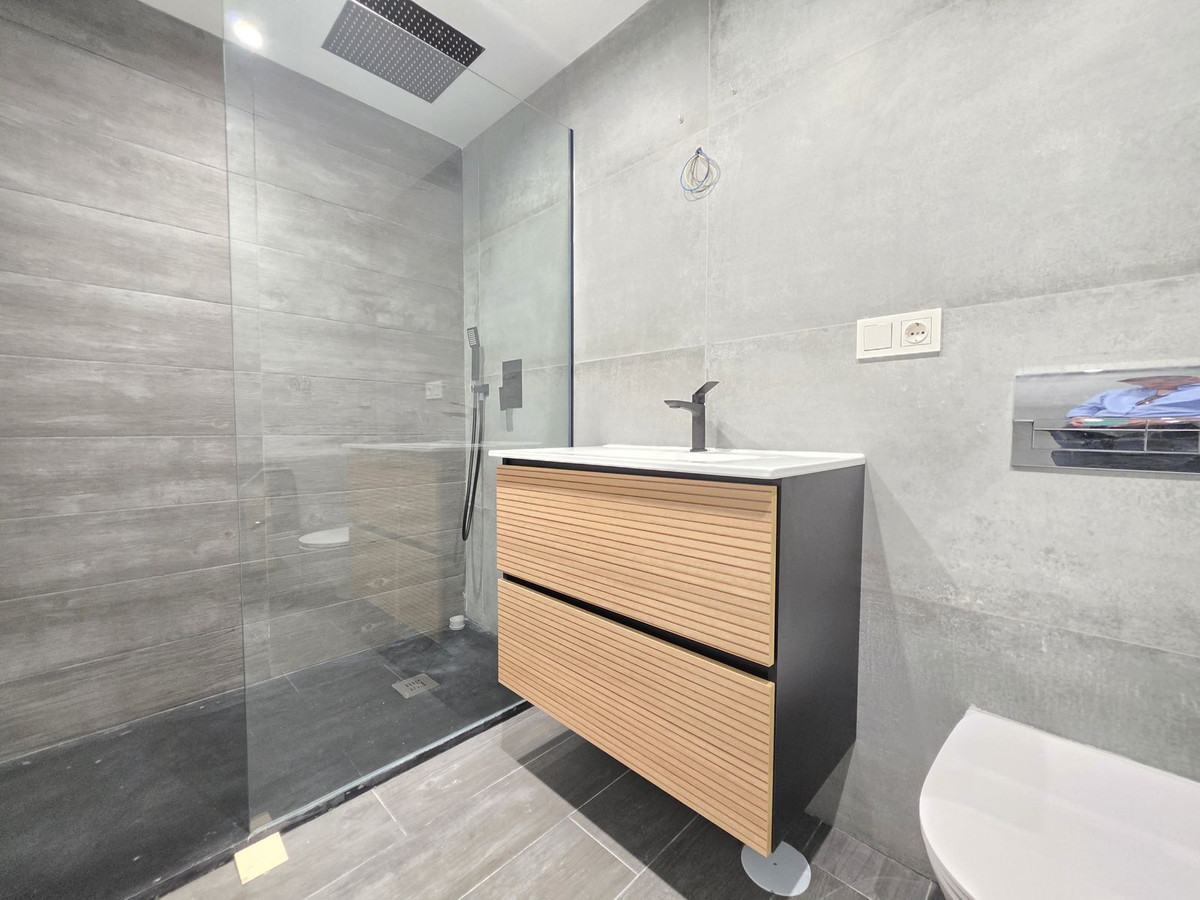 Se vende Pareada de 5 dormitorios en Costa Del Sol, Málaga, España