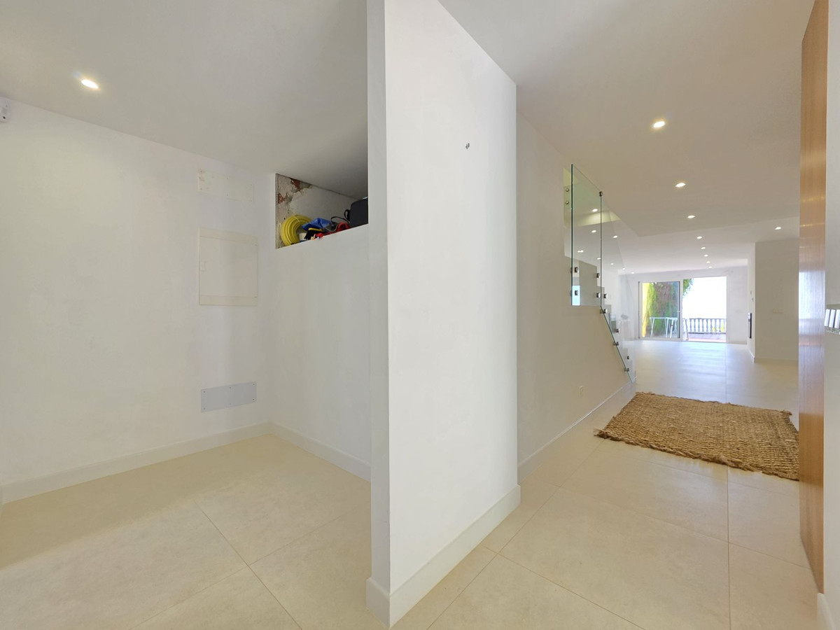 Se vende Pareada de 5 dormitorios en Costa Del Sol, Málaga, España
