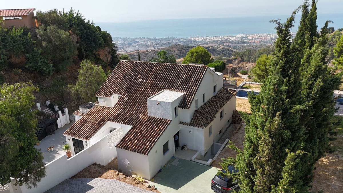 Se vende Pareada de 5 dormitorios en Costa Del Sol, Málaga, España