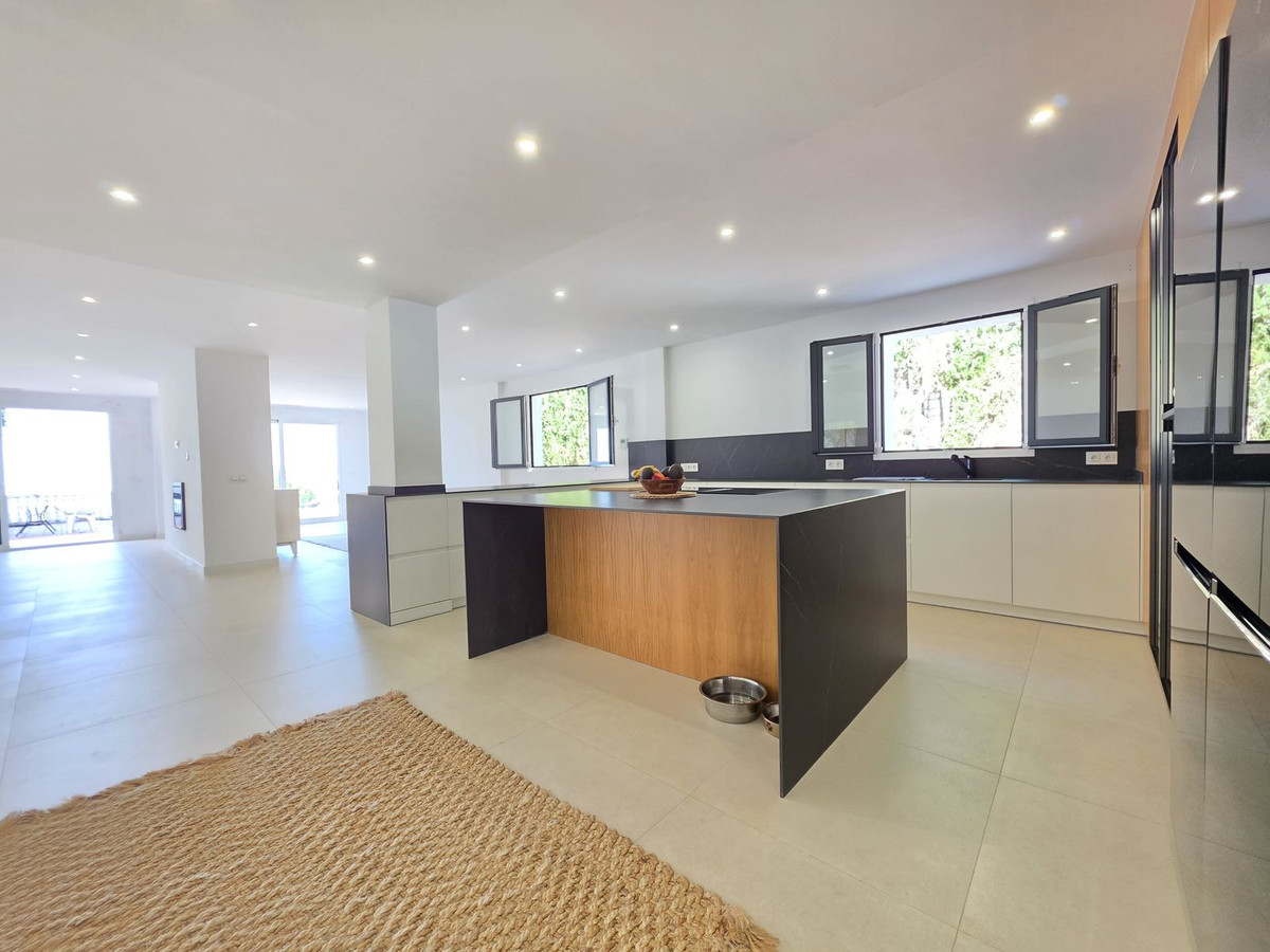 Se vende Pareada de 5 dormitorios en Costa Del Sol, Málaga, España
