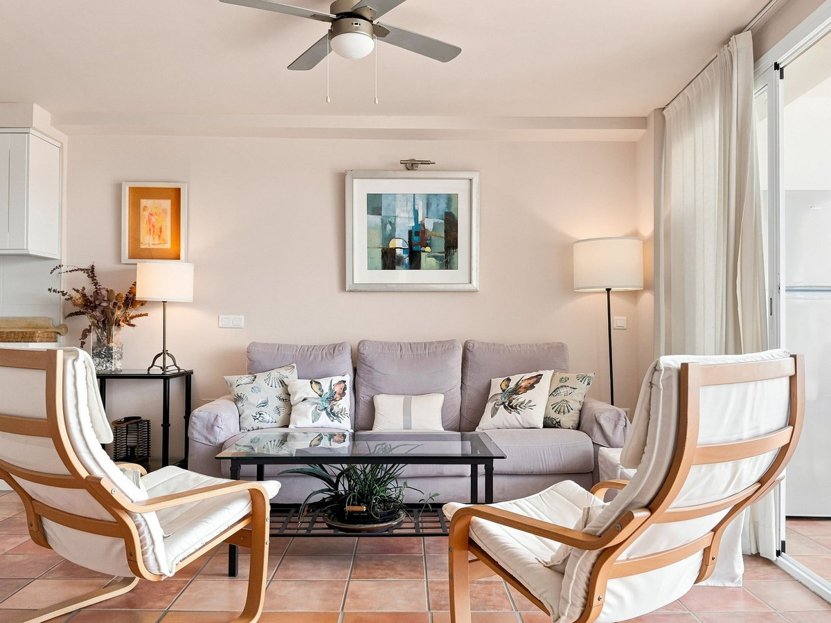Se vende Apartamento en Planta Última de 2 dormitorios en Costa Del Sol, Málaga, España