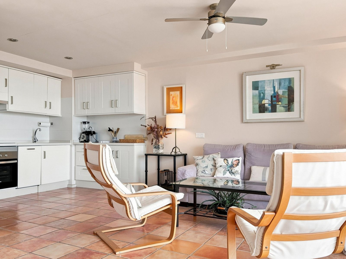 Se vende Apartamento en Planta Última de 2 dormitorios en Costa Del Sol, Málaga, España