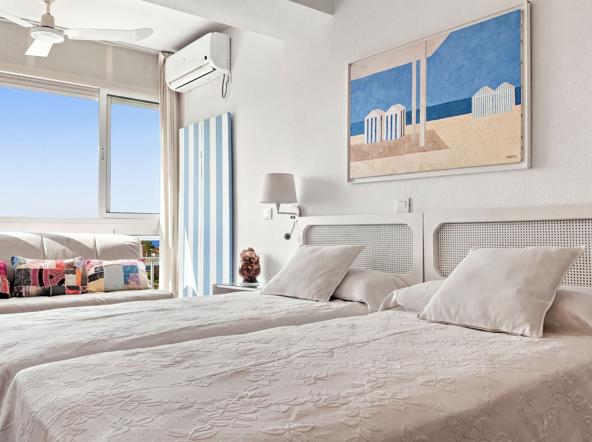 Se vende Apartamento en Planta Última de 2 dormitorios en Costa Del Sol, Málaga, España