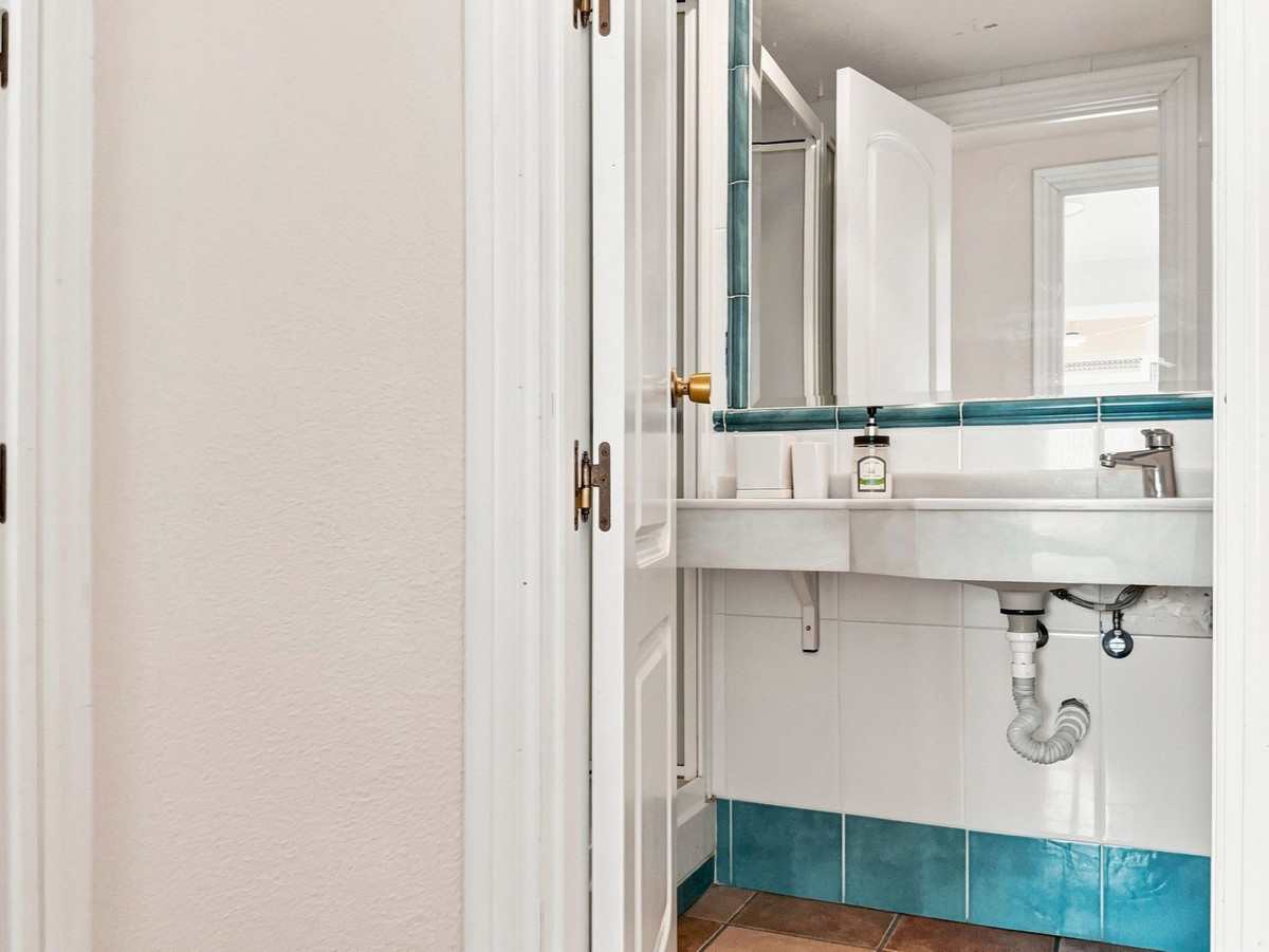 Se vende Apartamento en Planta Última de 2 dormitorios en Costa Del Sol, Málaga, España