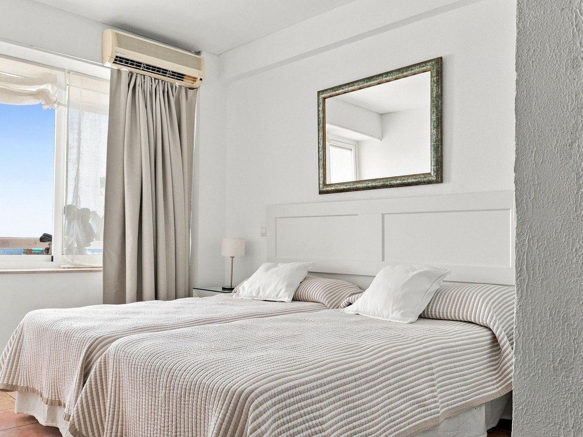 Se vende Apartamento en Planta Última de 2 dormitorios en Costa Del Sol, Málaga, España