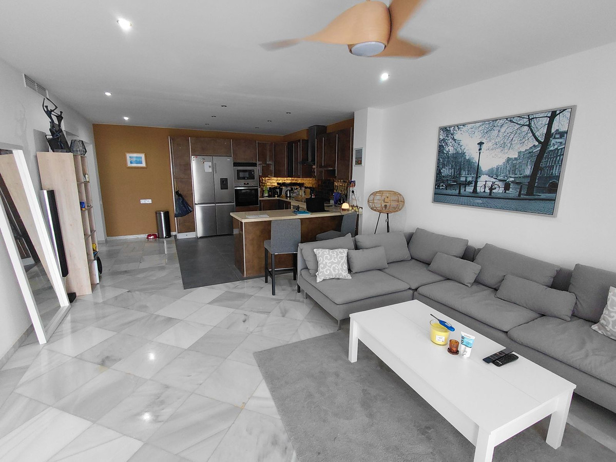 Se vende Apartamento Planta Media de 2 dormitorios en Costa Del Sol, Málaga, España