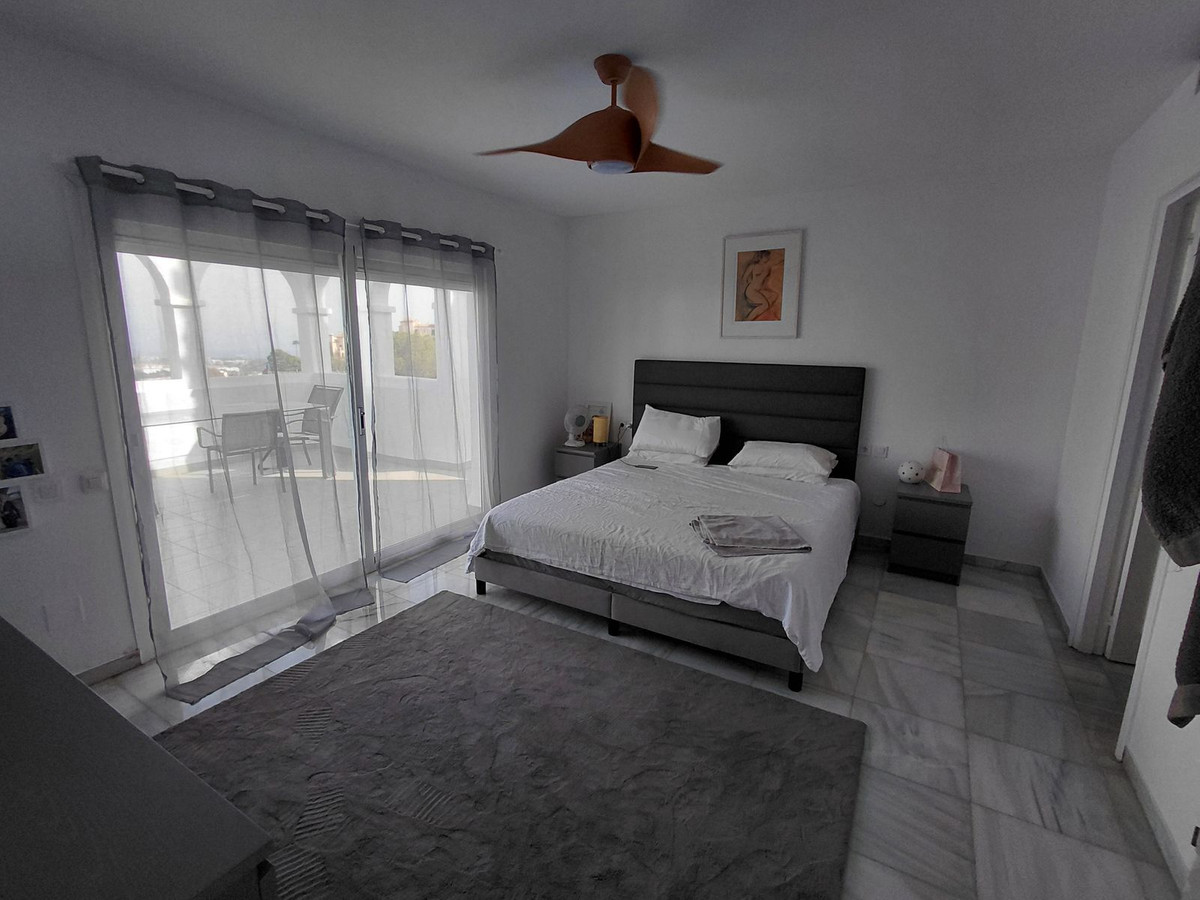 Se vende Apartamento Planta Media de 2 dormitorios en Costa Del Sol, Málaga, España