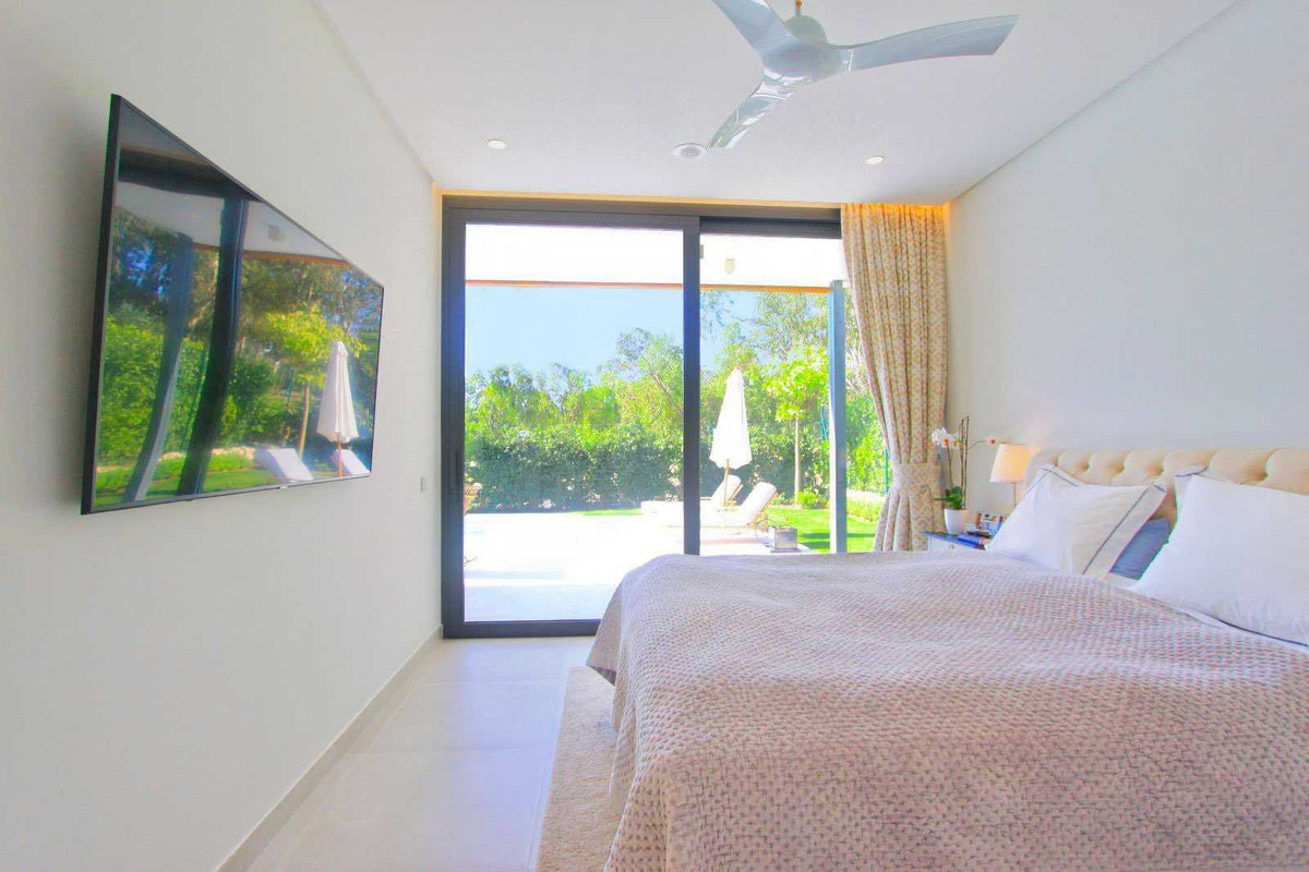 4 Bed Townhouse for sale in Estepona Costa Del Sol, Málaga, Spain