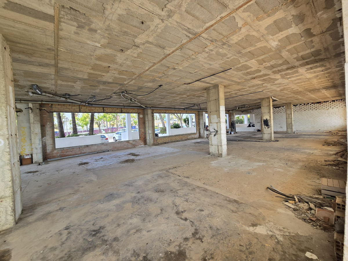 5 Bed Commercial unit for sale in Estepona Costa Del Sol, Málaga, Spain