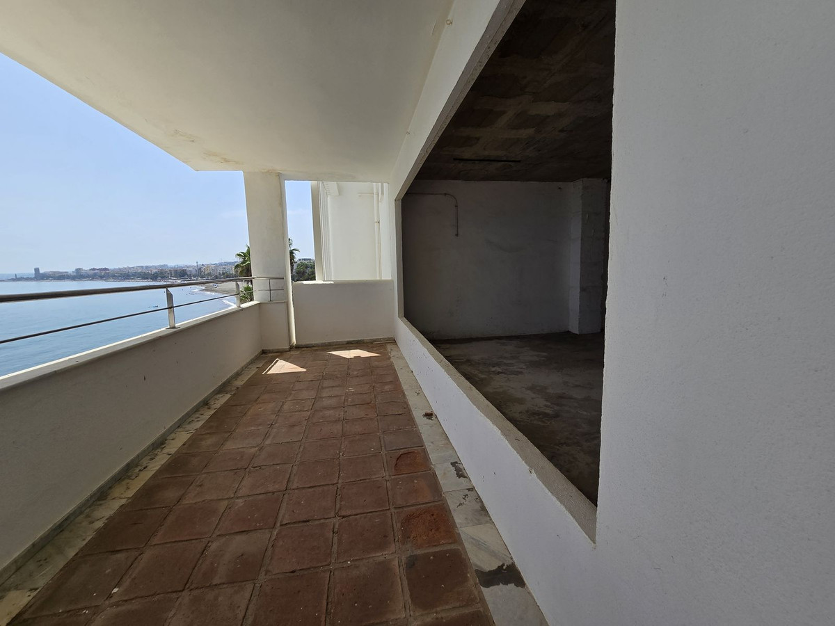 5 Bed Commercial unit for sale in Estepona Costa Del Sol, Málaga, Spain