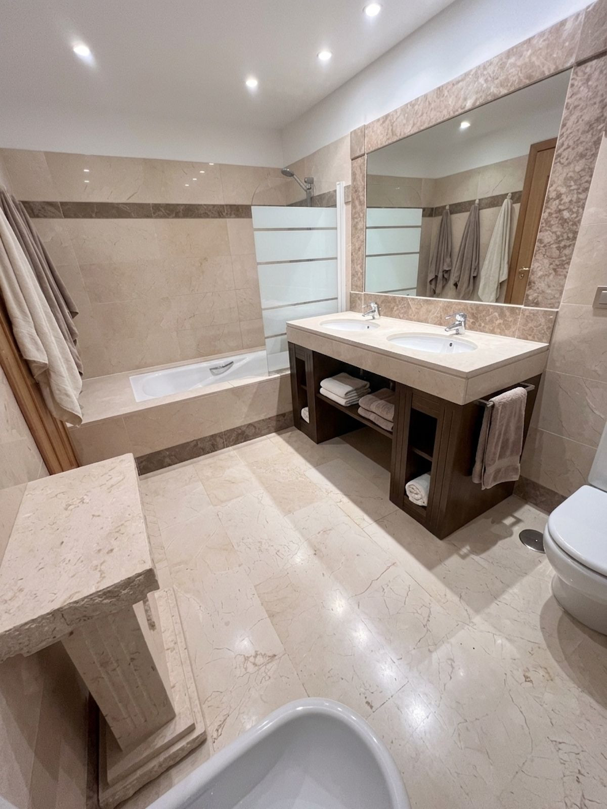 Se vende Apartamento Planta Media de 2 dormitorios en Costa Del Sol, Málaga, España