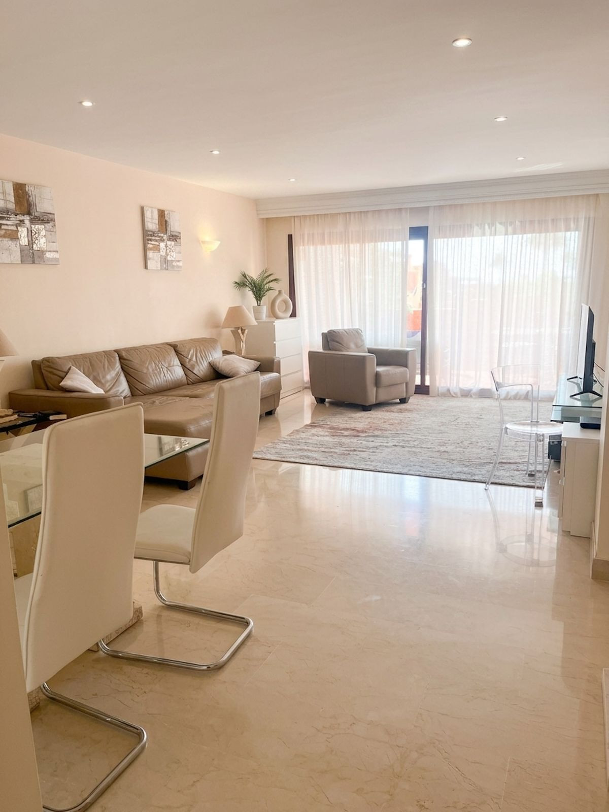 Se vende Apartamento Planta Media de 2 dormitorios en Costa Del Sol, Málaga, España