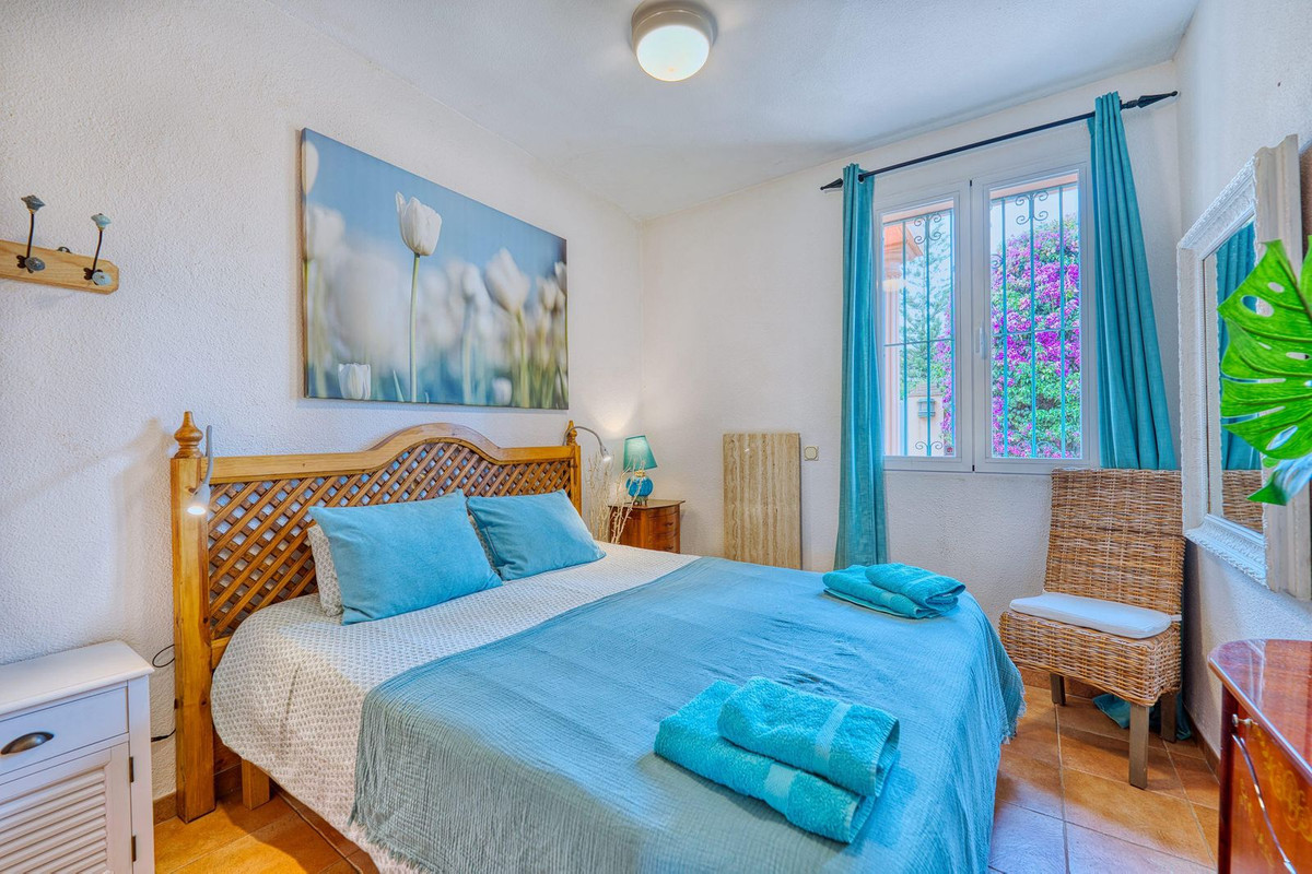 Se vende Villa - Chalet de 3 dormitorios en Costa Del Sol, Málaga, España