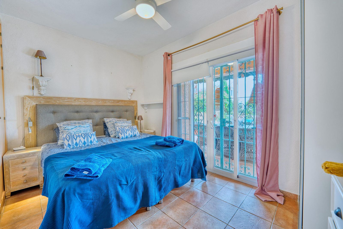 Se vende Villa - Chalet de 3 dormitorios en Costa Del Sol, Málaga, España
