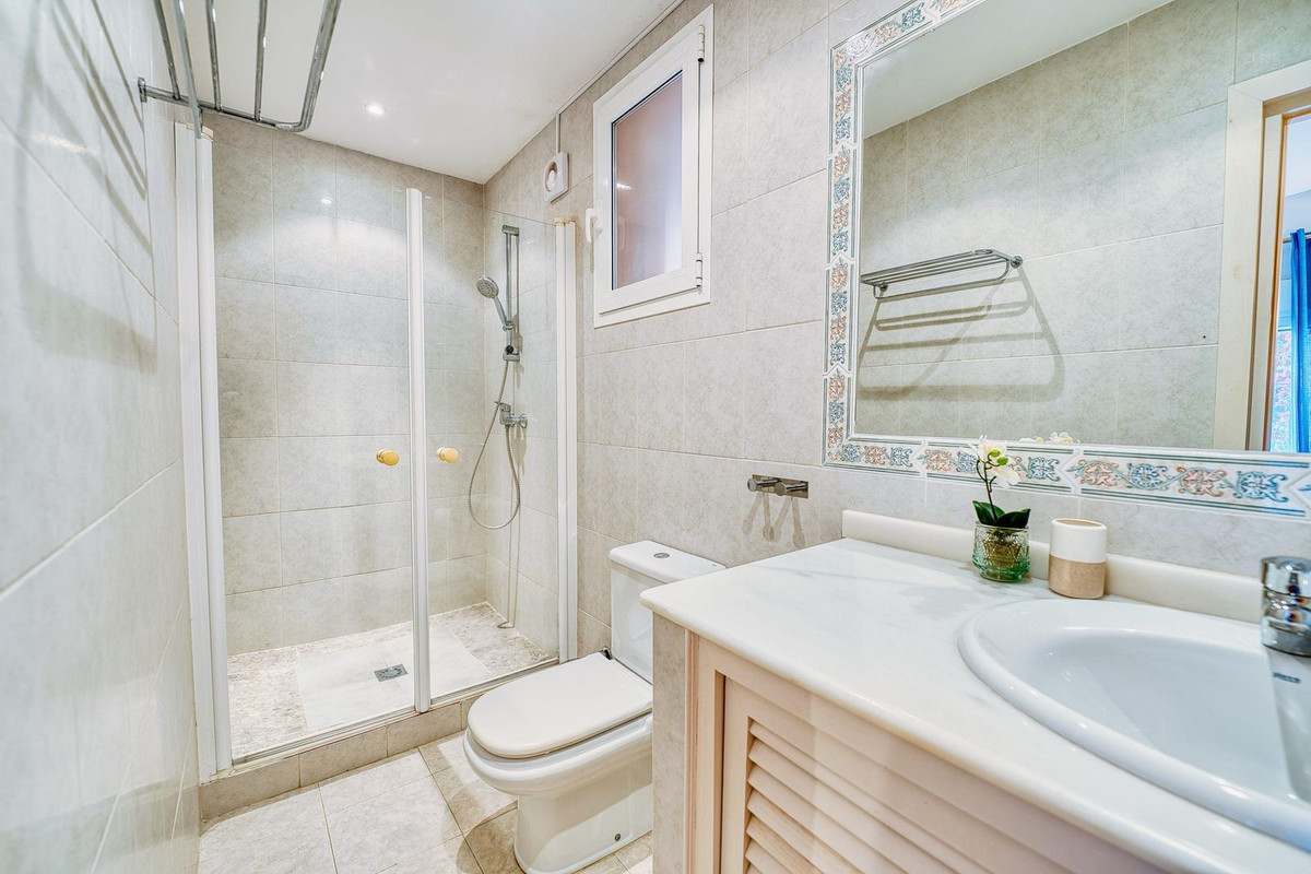 Se vende Villa - Chalet de 3 dormitorios en Costa Del Sol, Málaga, España