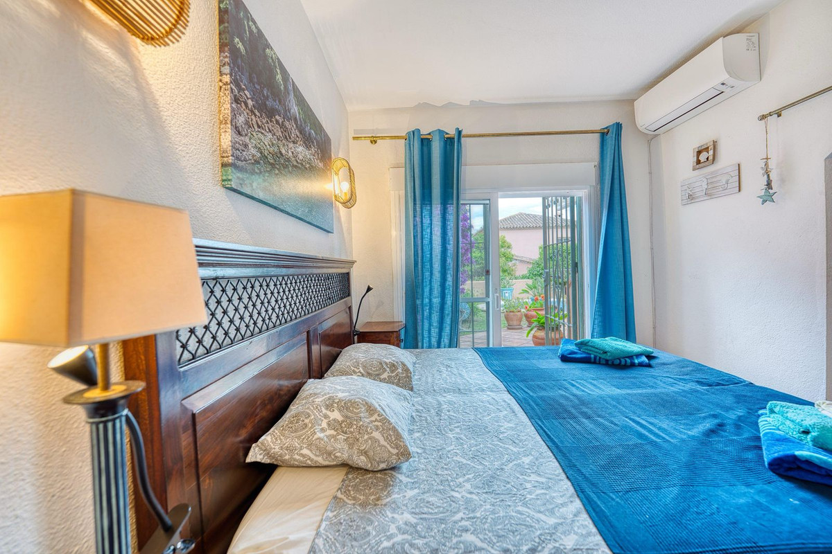 Se vende Villa - Chalet de 3 dormitorios en Costa Del Sol, Málaga, España