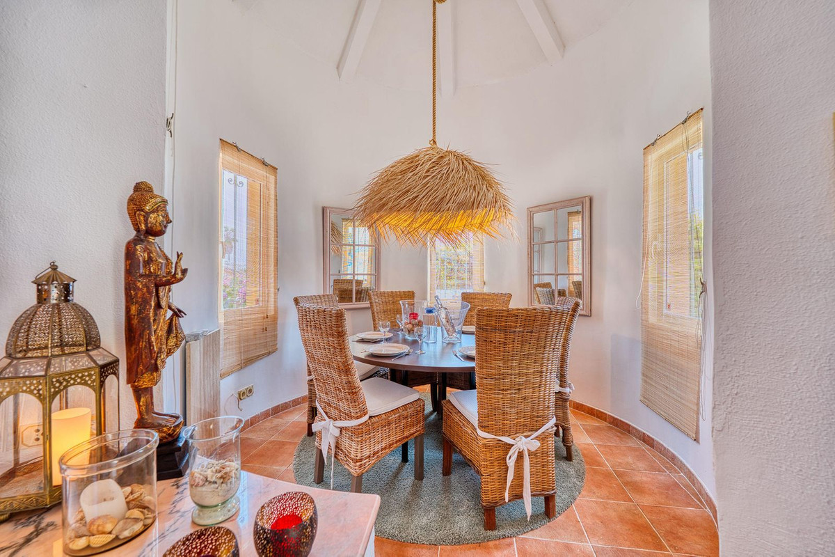 Se vende Villa - Chalet de 3 dormitorios en Costa Del Sol, Málaga, España