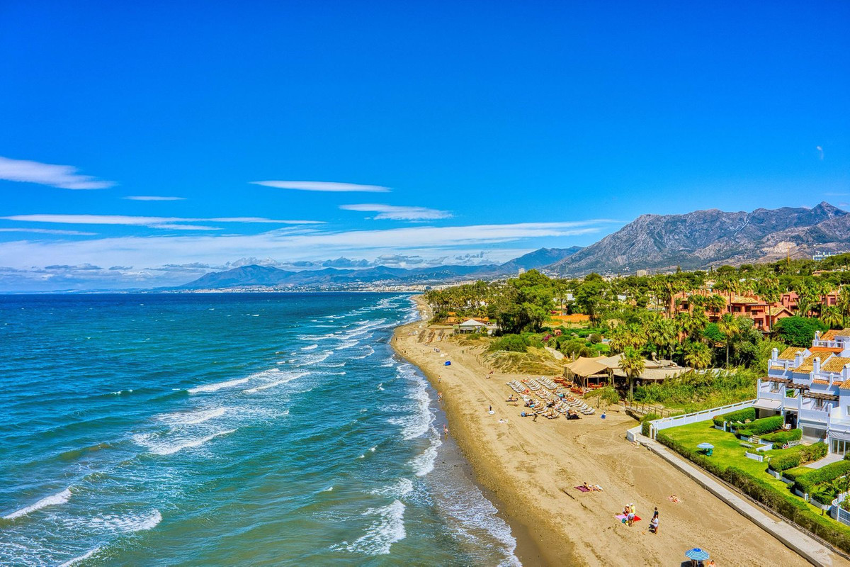 Se vende Villa - Chalet de 3 dormitorios en Costa Del Sol, Málaga, España