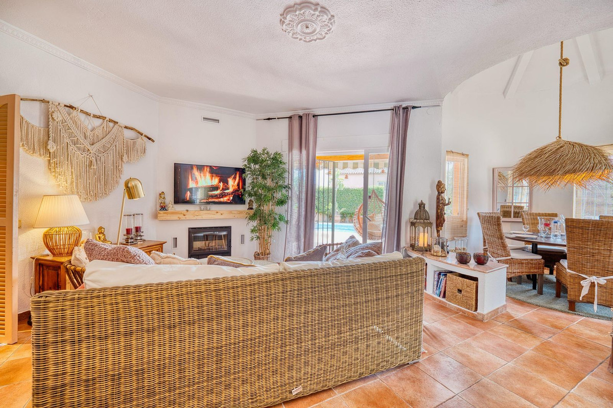 Se vende Villa - Chalet de 3 dormitorios en Costa Del Sol, Málaga, España