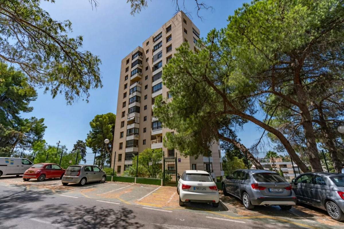Se vende Apartamento Planta Media de 2 dormitorios en Costa Del Sol, Málaga, España