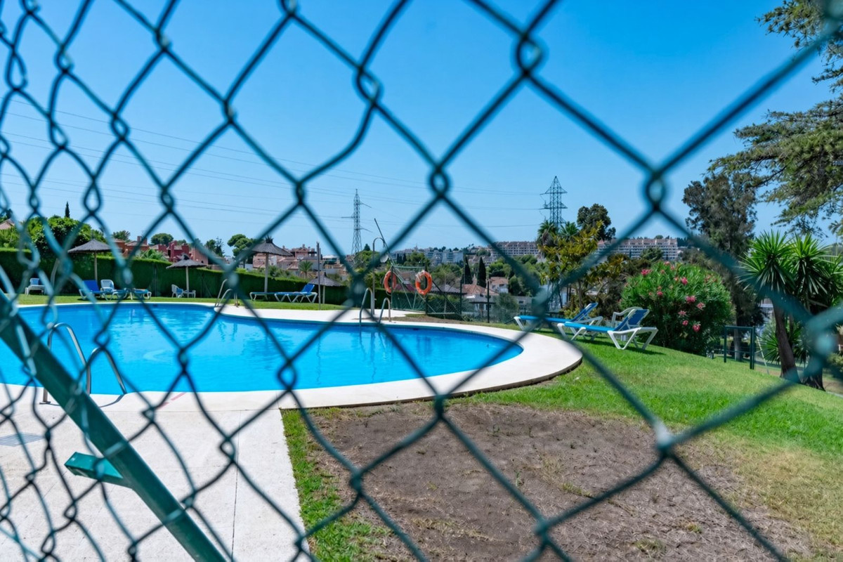 Se vende Apartamento Planta Media de 2 dormitorios en Costa Del Sol, Málaga, España