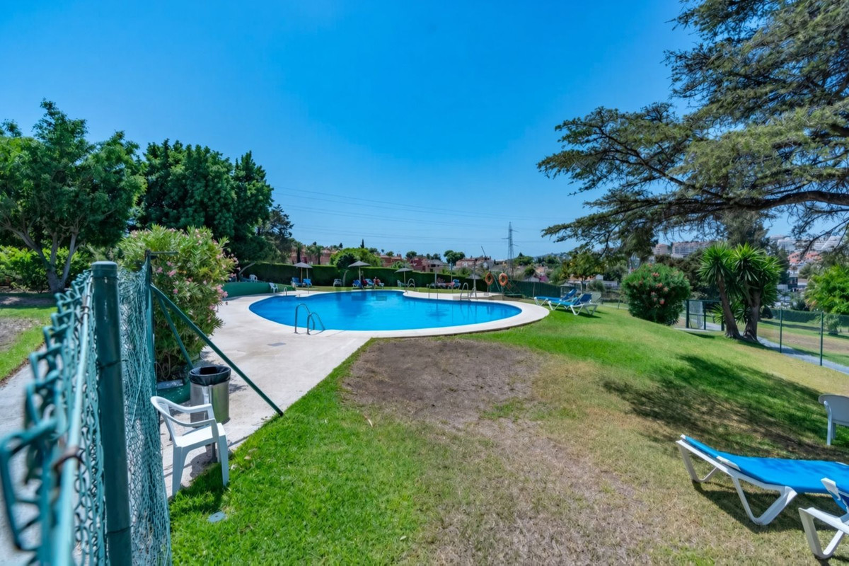 Se vende Apartamento Planta Media de 2 dormitorios en Costa Del Sol, Málaga, España