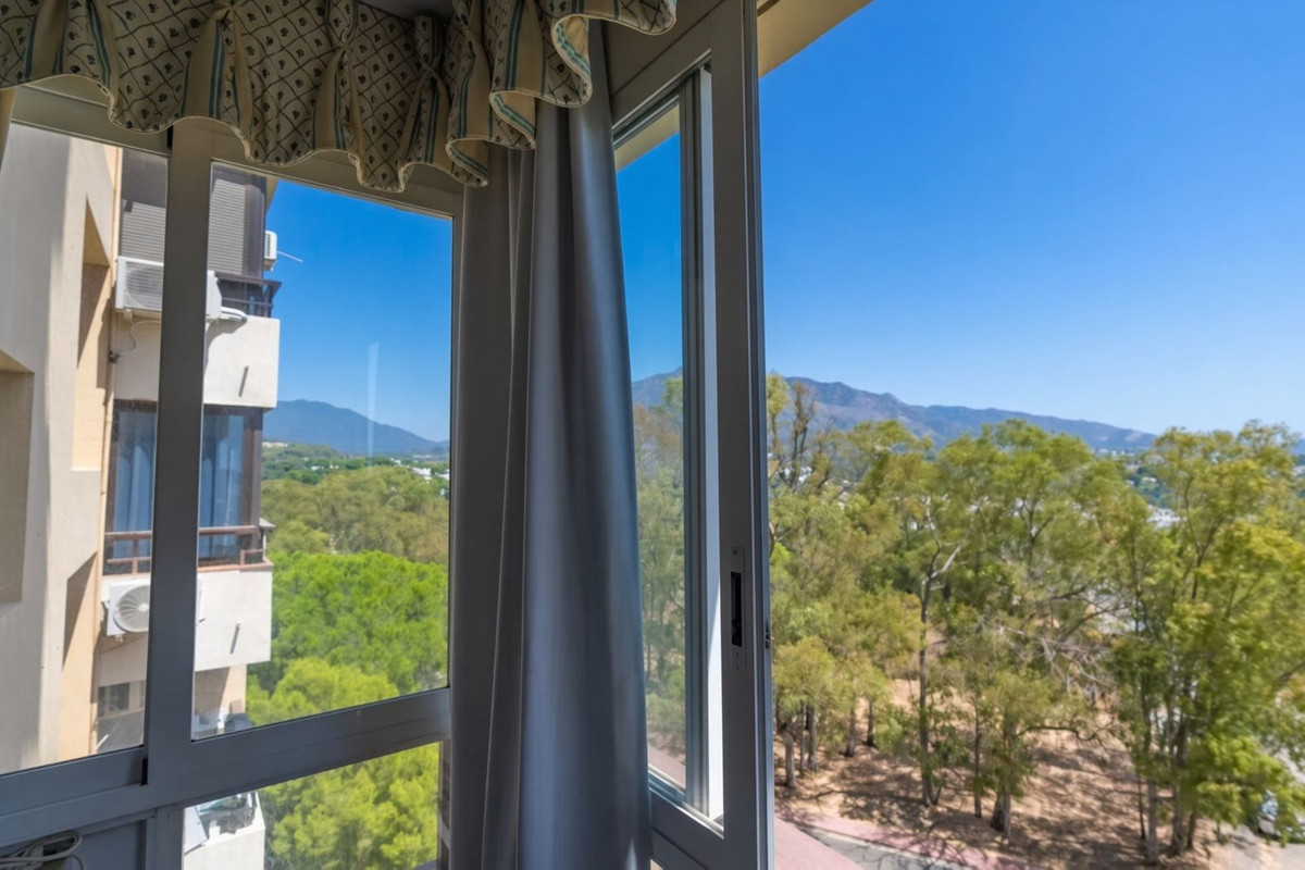 Se vende Apartamento Planta Media de 2 dormitorios en Costa Del Sol, Málaga, España
