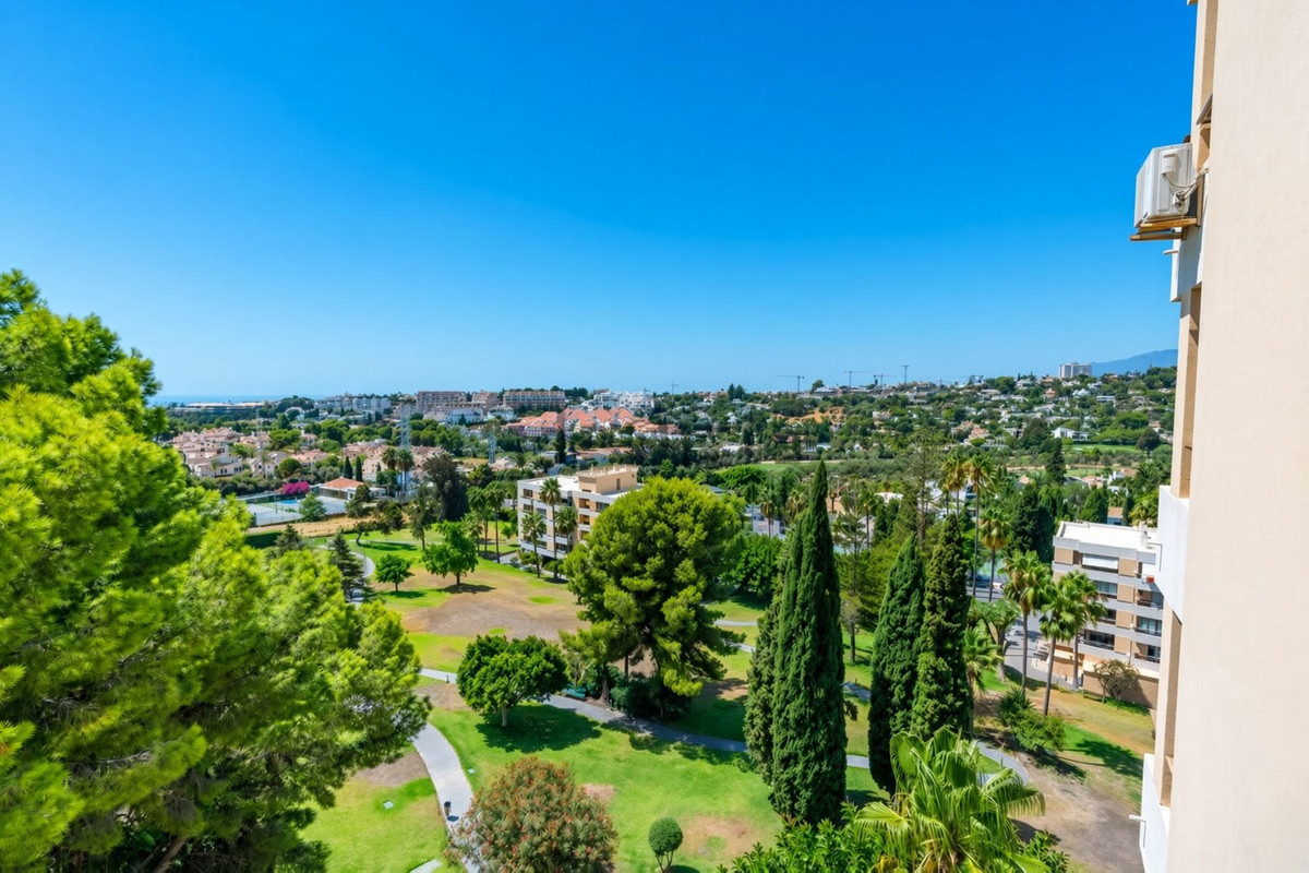 Se vende Apartamento Planta Media de 2 dormitorios en Costa Del Sol, Málaga, España
